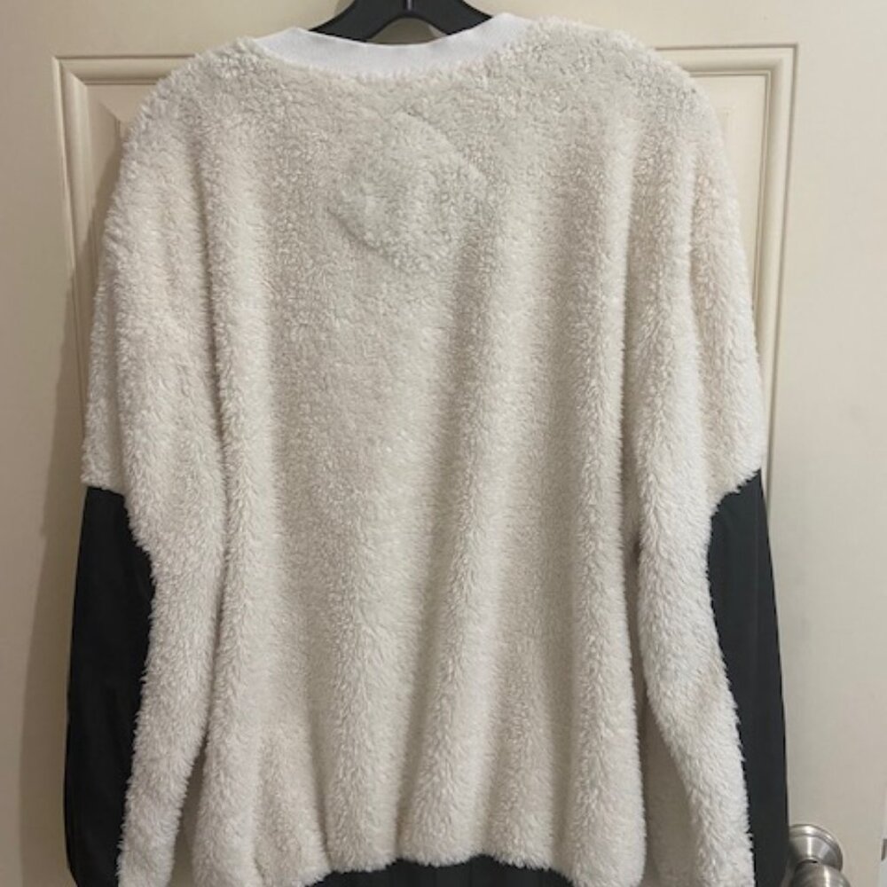 UGG Niko Sherpa Crewneck Pullover, Size Large - Picture 2 of 11